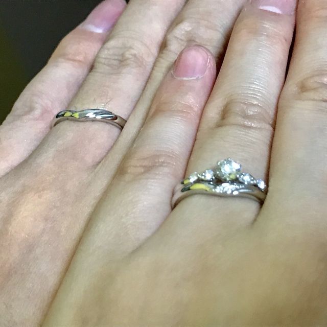 【GALA JEWELRY(ガラジュエリー)の口コミ】 品質:
vvs,4c,カラーd。とにかく輝きがよく石も小さすぎない。

デザイン:…
