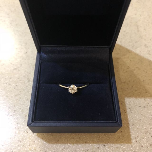 【銀座ダイヤモンドシライシの口コミ】 メインのダイヤは彼が選んでくれました。リングは後で私が選びました。デ…