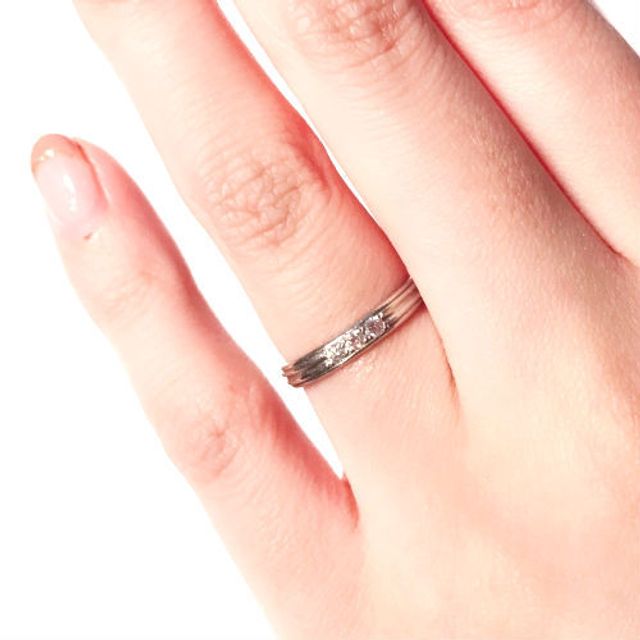 【BRIDGE(ブリッジ)の口コミ】 シンプルなラインと質が高くきらきらと輝くダイヤモンドの組み合わせのリ…