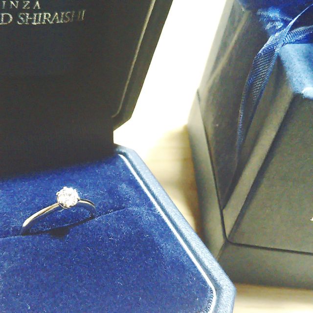 【銀座ダイヤモンドシライシの口コミ】 デザインはシンプルなものをさがしていましたので、たくさん試着させてい…