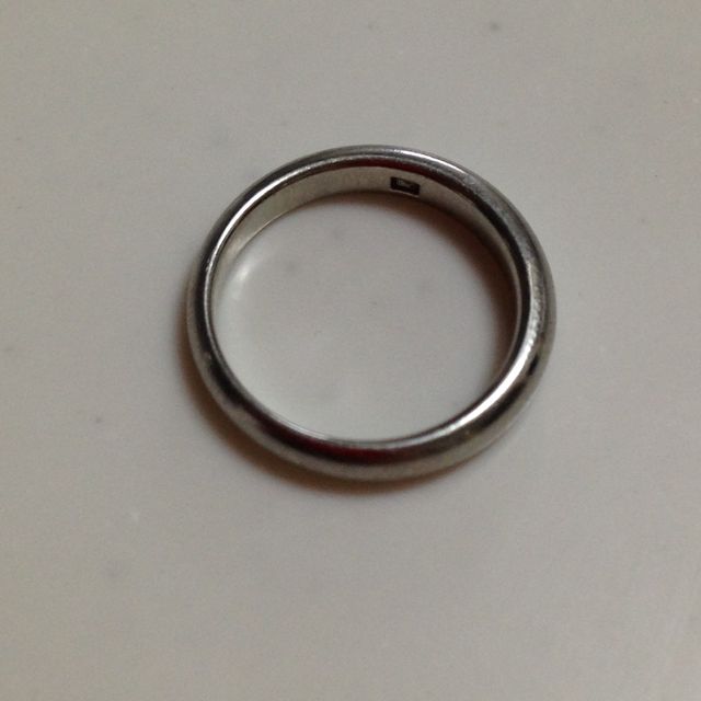 【ラザール ダイヤモンド(LAZARE DIAMOND)の口コミ】 主人の手に似合う太さ・デザインで、私も全く同じものを付けたいと思って…