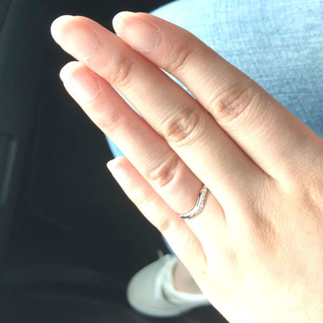 【ケイウノ ブライダル(K.UNO BRIDAL)の口コミ】 試着した時の付け心地が抜群に良かったのと、普段ゴールドのアクセサリー…