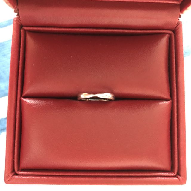 【ティファニー(Tiffany & Co.)の口コミ】 結婚指輪は昔から憧れていたティファニーにしようと決めていました。ダイ…