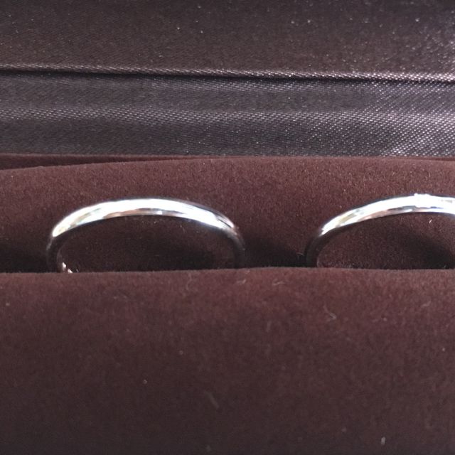 【アイプリモ(I-PRIMO)の口コミ】 プラチナとピンクゴールドの2色の指輪の珍しさと、女性用にはダイヤが埋め…