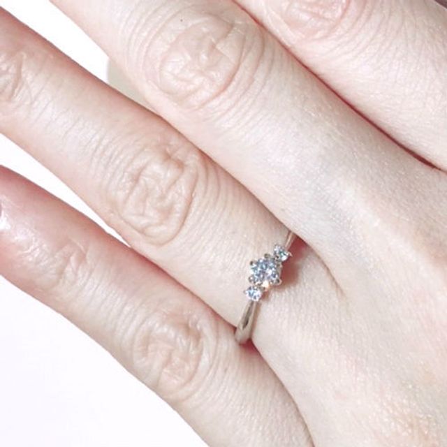 【TRECENTI(トレセンテ)の口コミ】 基本的に付け心地を重視しました。この指輪は自然と指にフィットする感じ…