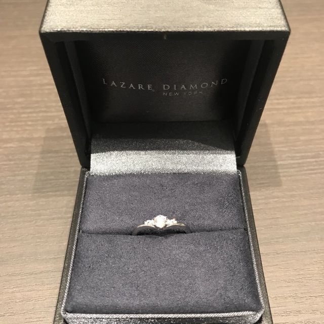 【ラザール ダイヤモンド(LAZARE DIAMOND)の口コミ】 相手の希望を最優先して決めました。まずはブランド名がよかったらしい。
…