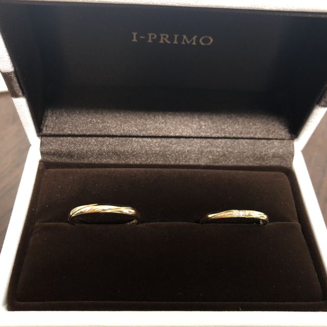 【アイプリモ(I-PRIMO)の口コミ】 イエローゴールドの指輪というのは決まっていたのですが、デザインは彼は…