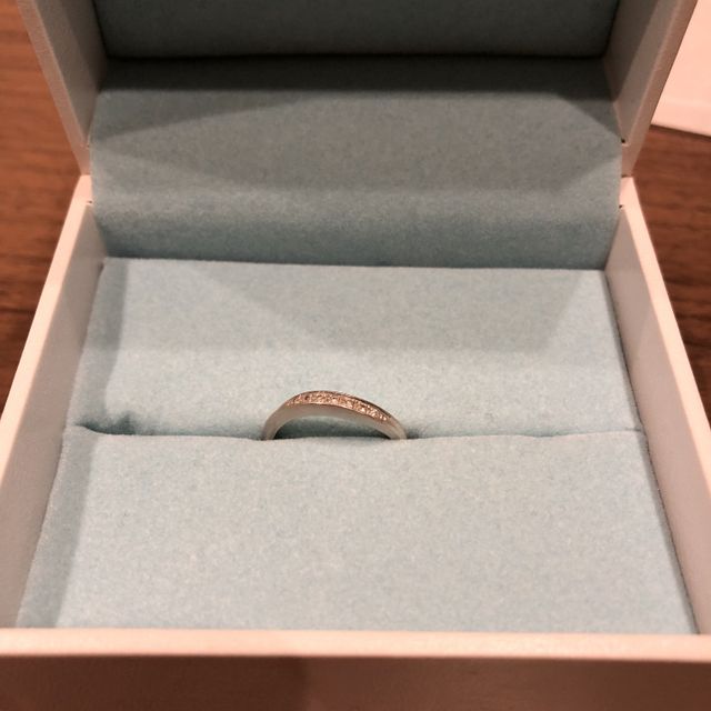 【ジュエリーツツミ(JEWELRY TSUTSUMI)の口コミ】 シンプルなデザインを探してて値段も2つで10万くらいと決めていました。条…