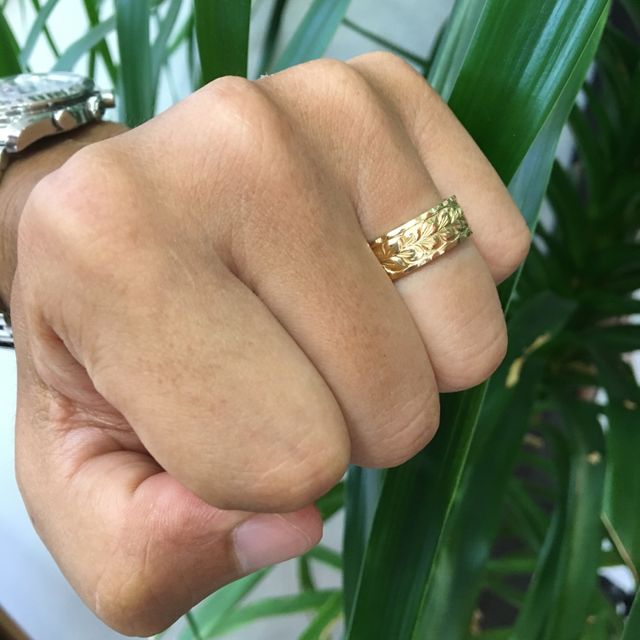 【Makana(マカナ)の口コミ】 シンプルな形状なのに、キラキラとした手彫りが綺麗に入っていて自分の個…