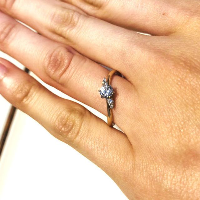 【AMOUR AMULET(アムール・アミュレット)の口コミ】 ウェブで見て気になっていたので、来店し実際に試着してみてさらに気に入…