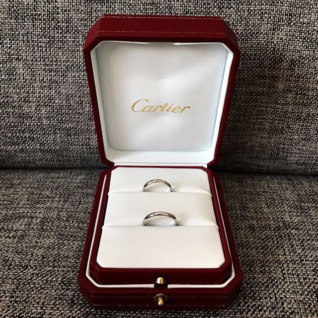 【カルティエ(Cartier)の口コミ】 エンゲージリングをカルティエにしていたので、マリッジリングは同じブラ…