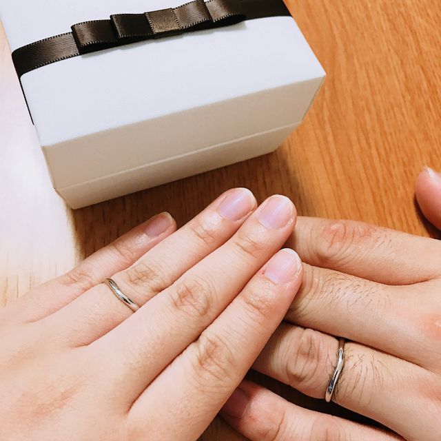 【アイプリモ(I-PRIMO)の口コミ】 結婚指輪の決め手は、婚約指輪との重ね付けのデザインとシンプルで飽きの…