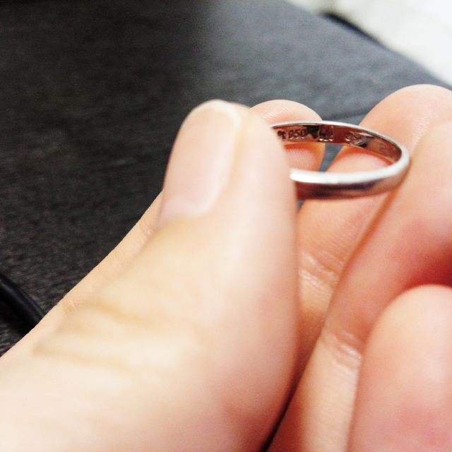 【festaria bijou SOPHIA(フェスタリア ビジュソフィア)の口コミ】 私が一番好きな花が薔薇で、指輪の裏に女性は「ローズブーケ」、男性は「…