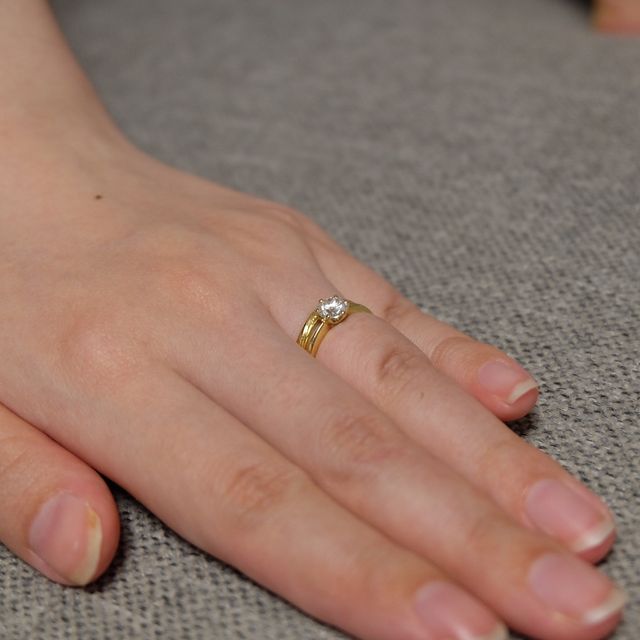 【GALA JEWELRY(ガラジュエリー)の口コミ】 ダイヤ質とデザイン、価格全てにおいて非常に満足。
特にダイヤのカラット…