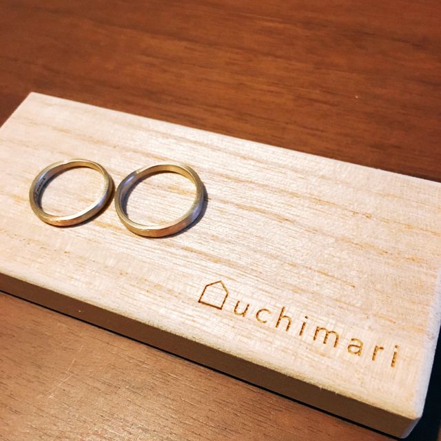 【uchimari(ウチマリ)の口コミ】 お店でいろんなデザインのサンプルを見せてもらって、ねじりのある指輪が…