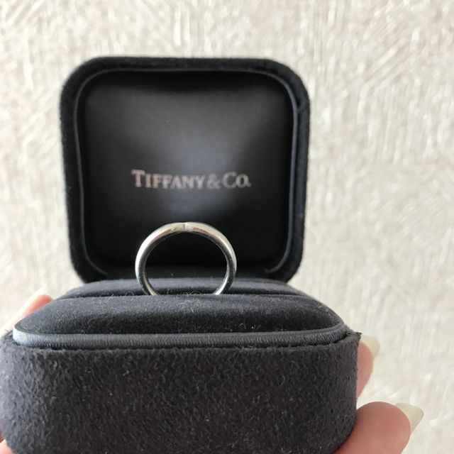 【ティファニー(Tiffany & Co.)の口コミ】 滑らかで美しく、中央のクロスしている部分がとても綺麗です。何店舗か周…