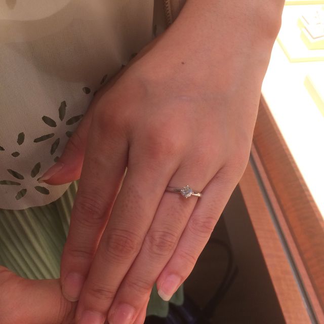 【ギンザタナカブライダル(GINZA TANAKA BRIDAL)の口コミ】 誰の指にもあいそうな、シンプルですが綺麗なデザインだと感じました。リ…