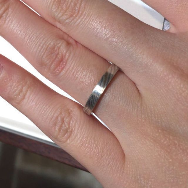 【杢目金屋(もくめがねや)の口コミ】 和のテイストが非常に感じられる指輪だと思います。洋装だけでなく和装に…