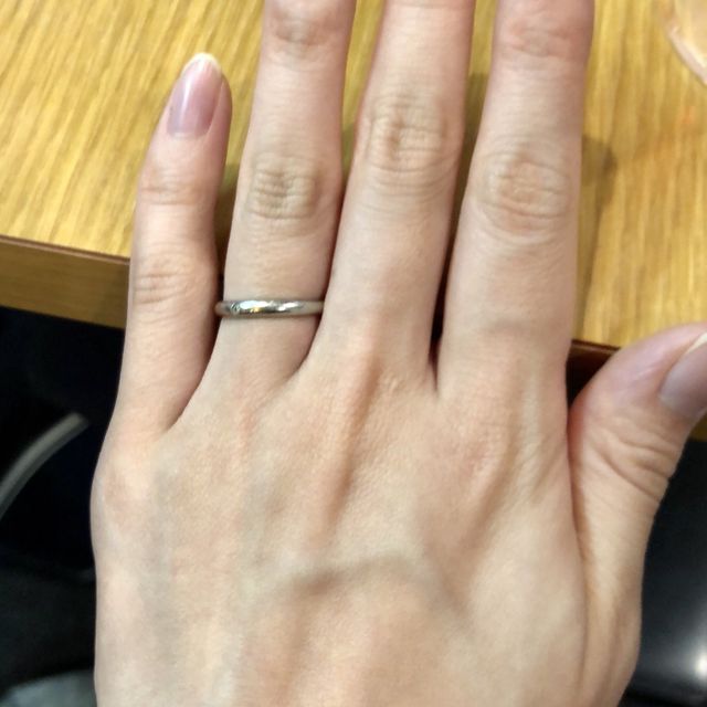 【カルティエ(Cartier)の口コミ】 長く使えるシンプルなデザインで、素材はプラチナがいいと思っていました…