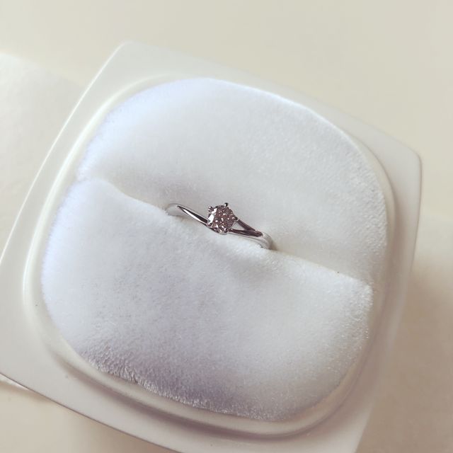 【俄(にわか)の口コミ】 デザインとつけ心地が決め手です。リングのところは桜の木の幹に見立てて…