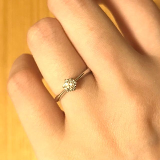 【ROYAL ASSCHER(ロイヤル・アッシャー)の口コミ】 ダイヤモンドのカッティング技術が高い評価を受けているブランドであるた…