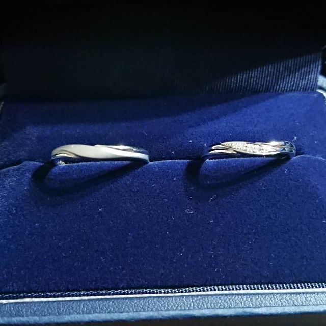 【銀座ダイヤモンドシライシの口コミ】 指輪の決め手は、大人っぽく上品さがあるところです。
他の指輪もたくさん…