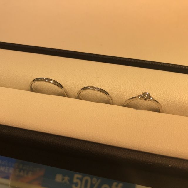 【GALA JEWELRY(ガラジュエリー)の口コミ】 彼女も私も結婚指輪はシンプルなものがいいなというふうに話していました…