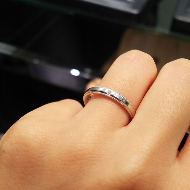 【ラザール ダイヤモンド(LAZARE DIAMOND)の口コミ】 シンプルながらも、小ぶりのダイヤモンドが設置されていました。「シンプ…