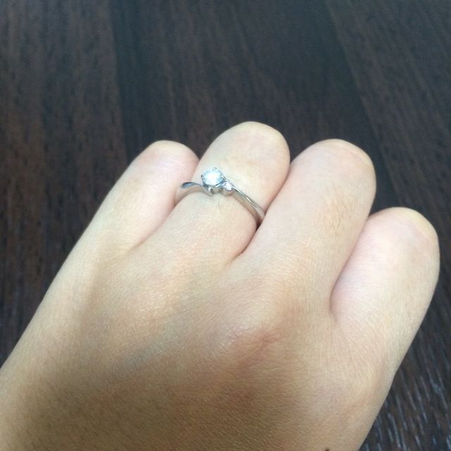 【4℃ BRIDAL(ヨンドシーブライダル)の口コミ】 ホワイトダイヤモンドとピンクダイヤモンドの組み合わせ、また指輪のライ…