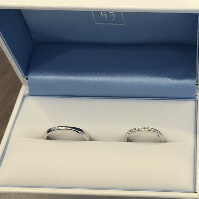 【GALA JEWELRY(ガラジュエリー)の口コミ】 見た目より、つけてみたらとても手が綺麗に見えるデザインでした。
当初、…