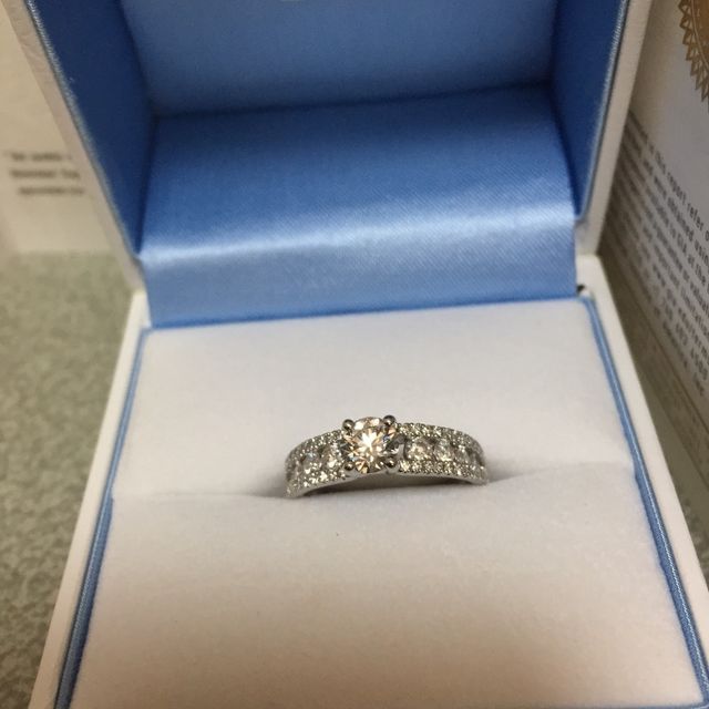 【GALA JEWELRY(ガラジュエリー)の口コミ】 彼がインターネットで調べてくれてサプライズで連れて行かれたのがガラで…