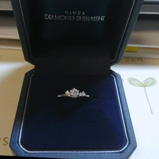 【銀座ダイヤモンドシライシの口コミ】 他のブランドも見ましたが決め手がなく、迷っていた時に珍しいデザインで…