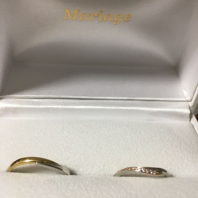 【Mariage ent(マリアージュエント)の口コミ】 彼と私がそれぞれ気に入った指輪を片っ端から試着させてもらい、その中で2…