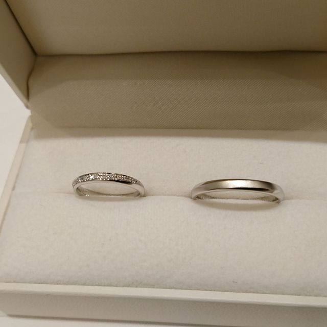 【RosettE(ロゼット)の口コミ】 結婚すると決まってから、
初めて持つお揃いのものということで納得する指…