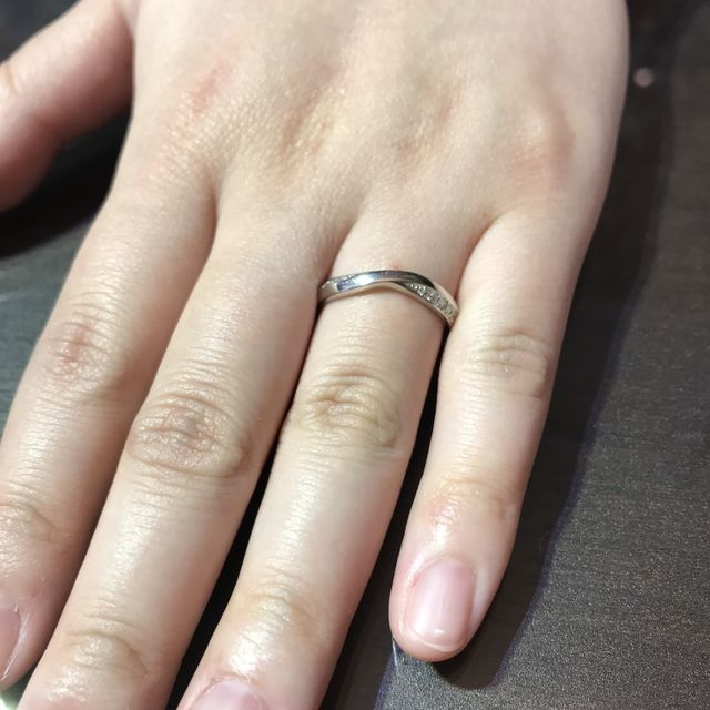 【俄(にわか)の口コミ】 魅力的な指輪がたくさんあり、選ぶ際も目移りして、中々決めることが出来…