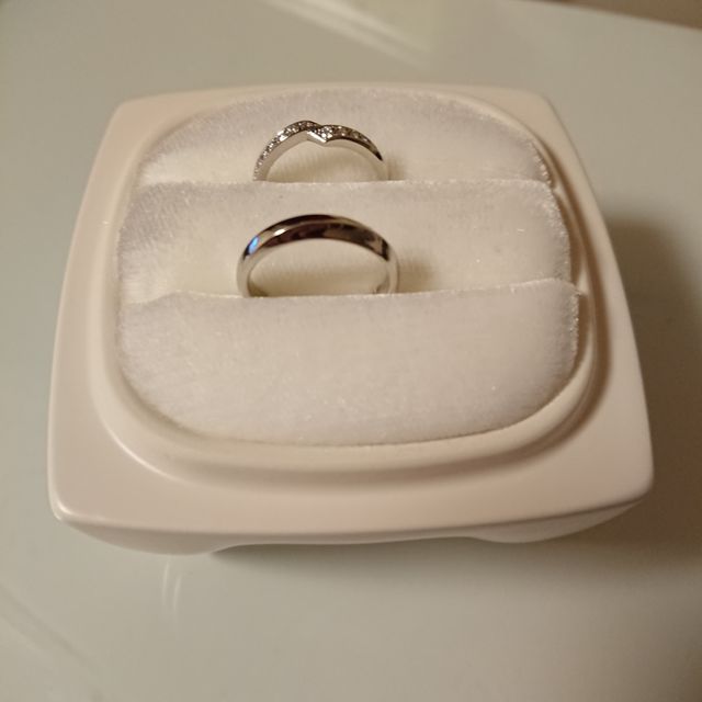 【俄(にわか)の口コミ】 結婚指輪の購入を考え、結婚指輪を取り扱っているお店にどのような種類の…