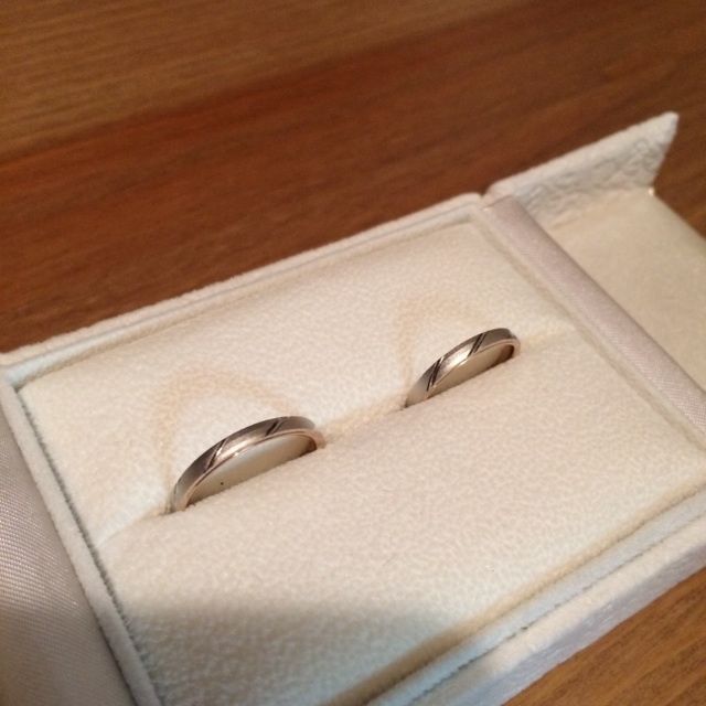 【Only You(オンリーユー)の口コミ】 旦那も私も仕事柄、指輪に傷がつきやすいので
つや消しで傷が目立ちにくく…