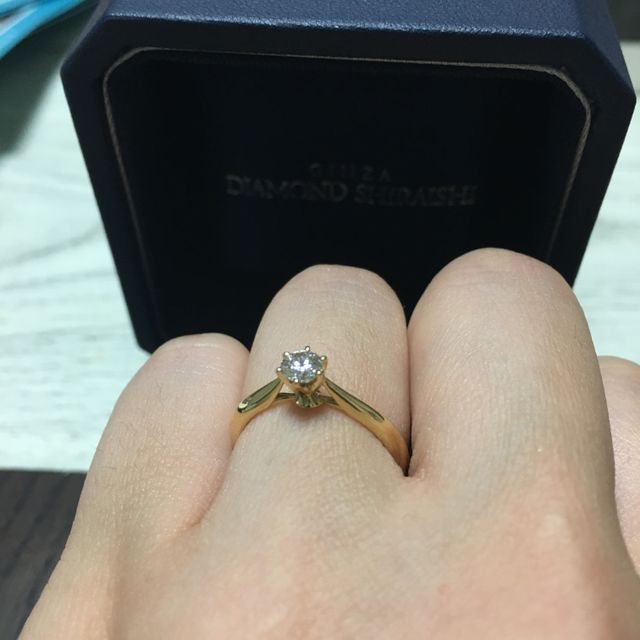 【銀座ダイヤモンドシライシの口コミ】 指輪の決め手は可愛さと、付け心地と、普段使い出来るところです。
婚約指…
