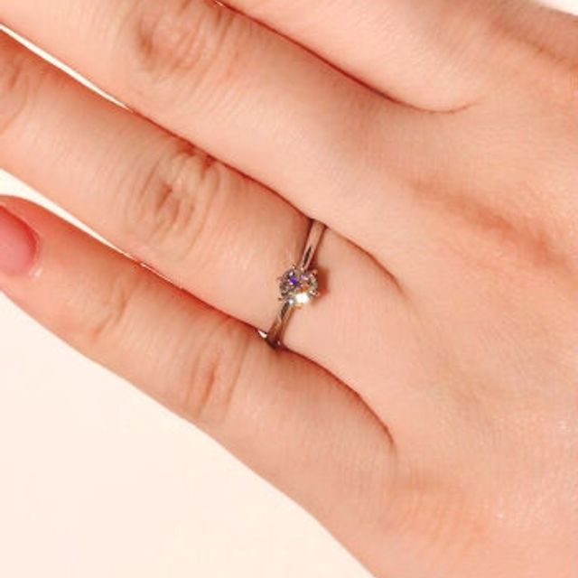 【BRIDGE(ブリッジ)の口コミ】 指をすっきりとしてきれいに見せる効果のあるシンプルなリングを探してい…