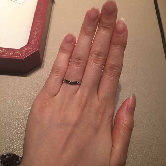 【カルティエ(Cartier)の口コミ】 なめらかなカーブのデザインが上品でおすすめです。指が長く見えるところ…