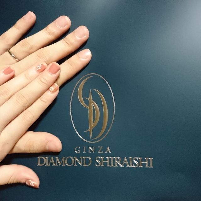 【銀座ダイヤモンドシライシの口コミ】 男性がつけるものなので、シンプルかつ手に違和感を感じないものを重点に…