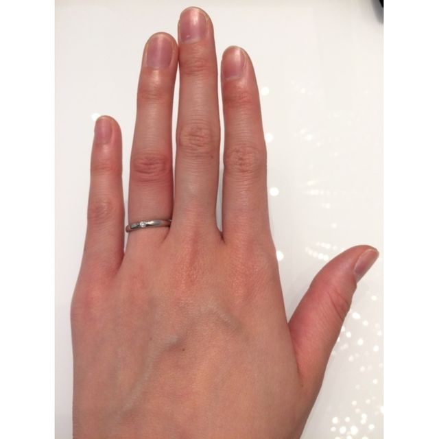 【Something Blue(サムシングブルー)の口コミ】 ◎シンプルさの中にもサムシングブルーの特徴がある
結婚指輪は毎日付ける…