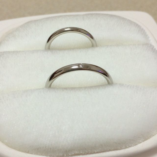 【俄(にわか)の口コミ】 シンプルで丈夫。これが私たちが求めていた物でした。プラチナでシンプル…