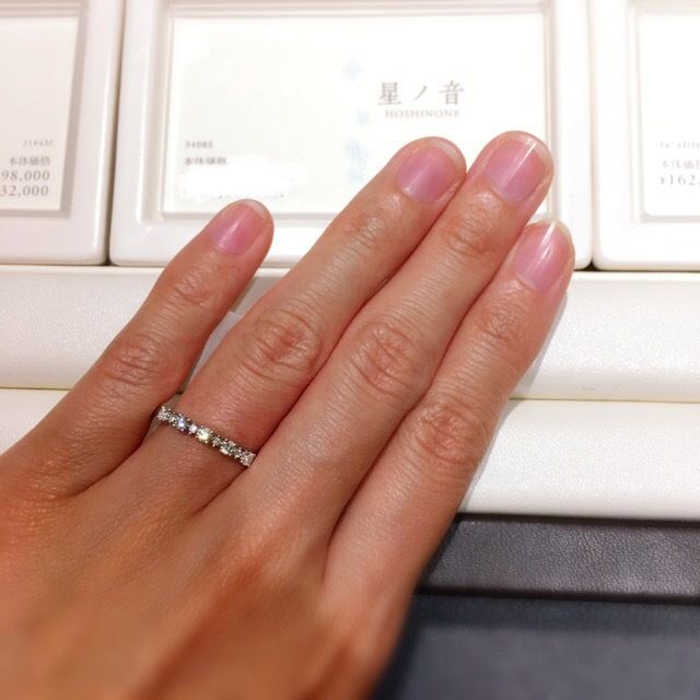 【俄(にわか)の口コミ】 大小様々なダイヤが配置されており、輝きに動きがあってとても綺麗でした…