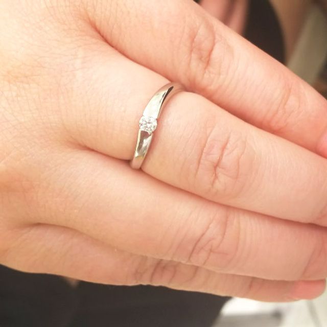 【ギンザタナカブライダル(GINZA TANAKA BRIDAL)の口コミ】 純度の高いプラチナとしっかりとした輝きの一粒ダイヤが美しいリングです…