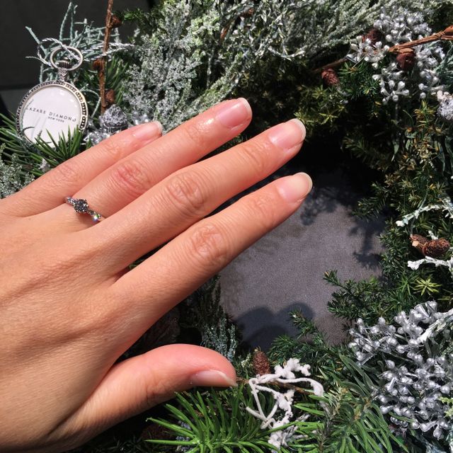 【ラザール ダイヤモンド(LAZARE DIAMOND)の口コミ】 ストレートで、サイドに石が付いているものを探していました。ドリルトン…