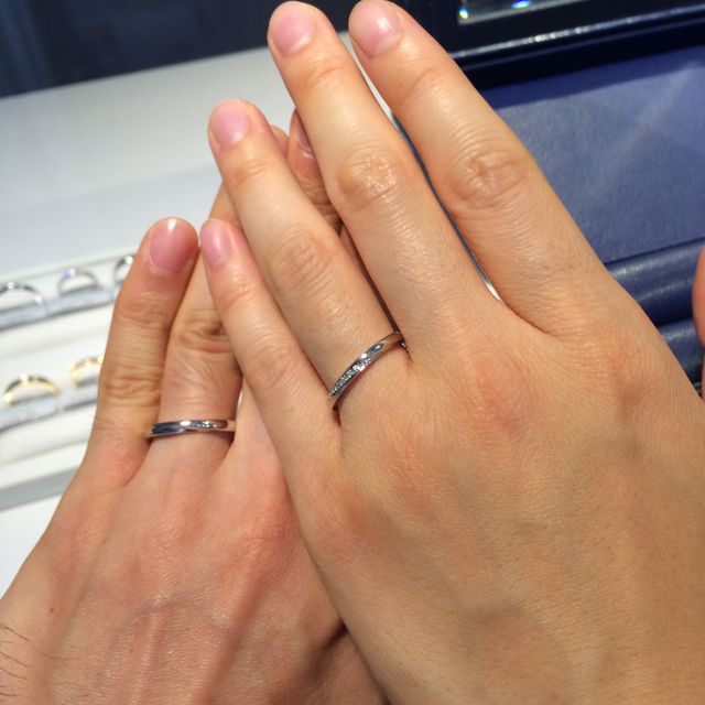 【銀座ダイヤモンドシライシの口コミ】 シンプルなデザインの結婚指輪を探しており、出逢ったのが、銀座ダイヤモ…