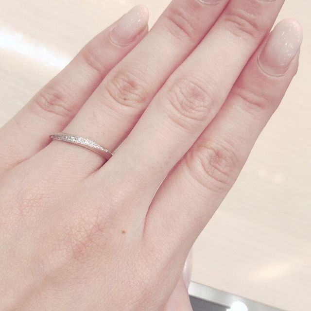 【BRIDGE(ブリッジ)の口コミ】 斜めに入ったダイヤのラインがキラキラと輝いてとっても綺麗だったのが気…
