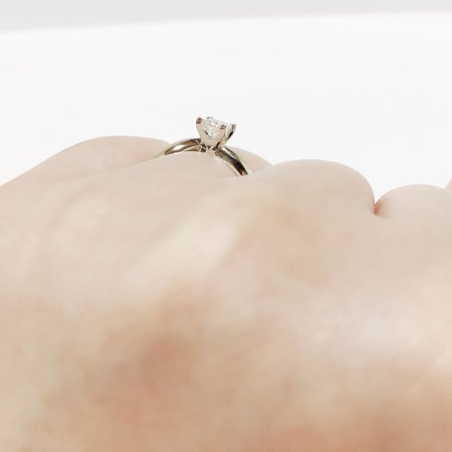 【ティファニー(Tiffany & Co.)の口コミ】 ストレートの立て爪が好みで選んでいたのですが、プリンセスカットが珍し…