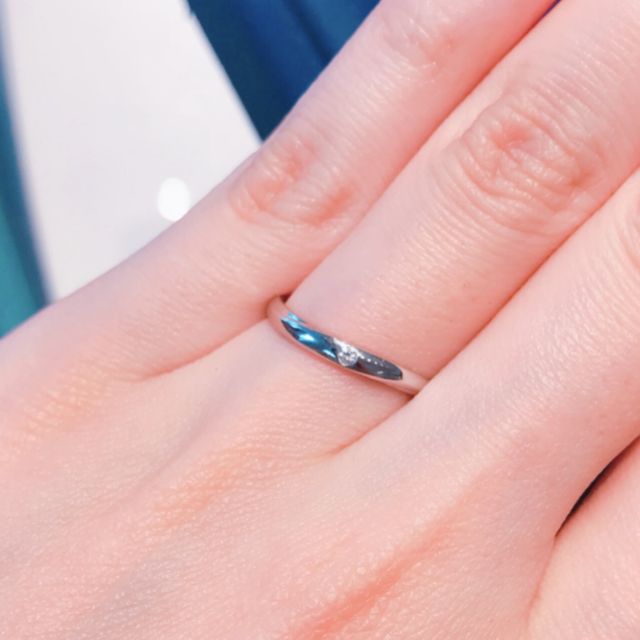 【銀座ダイヤモンドシライシの口コミ】 今までストレートの指輪を探していました。どこのブランドにもある本当に…